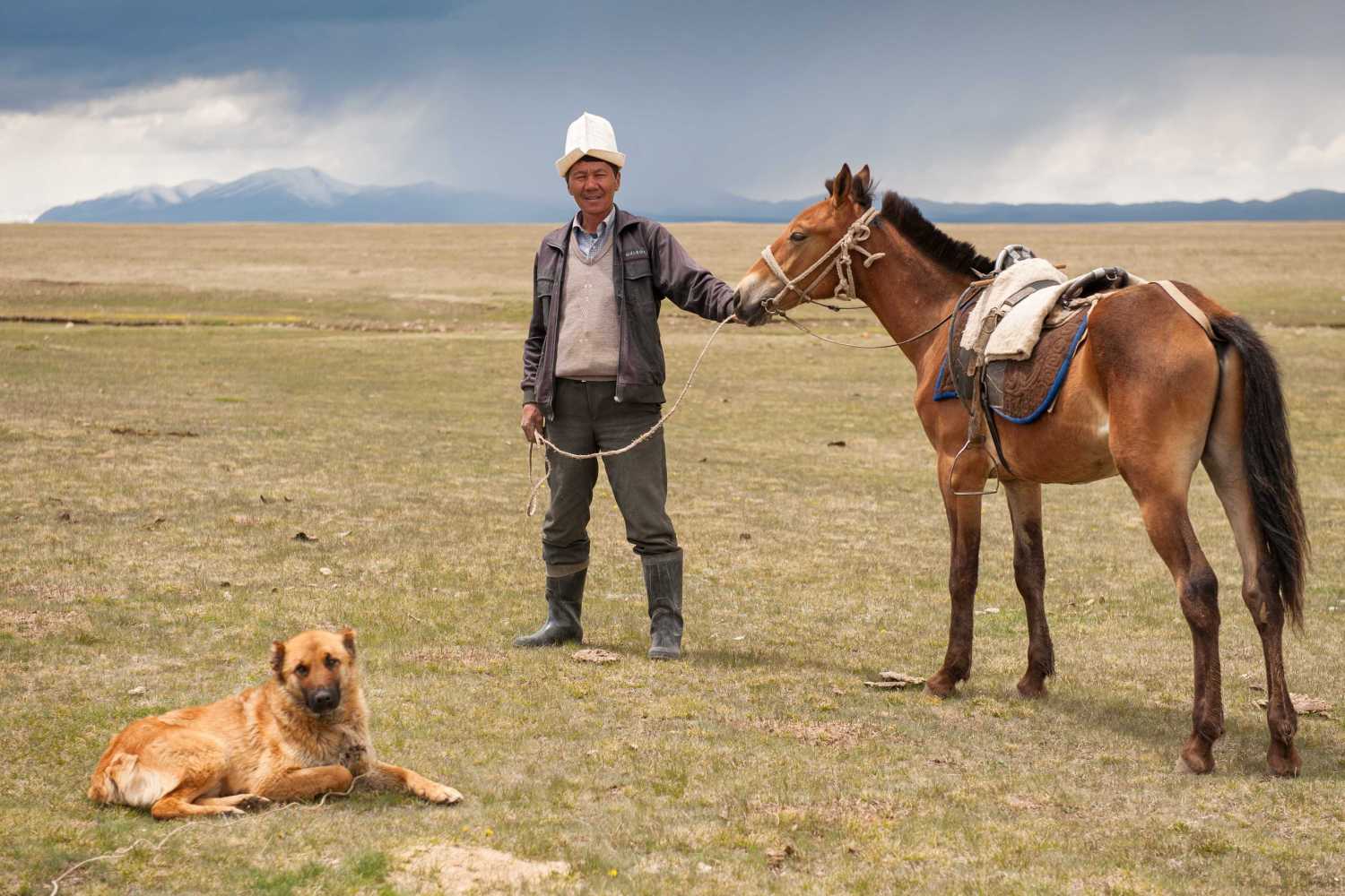 horse riding trails in Kyrgyzstan Song kul LAke